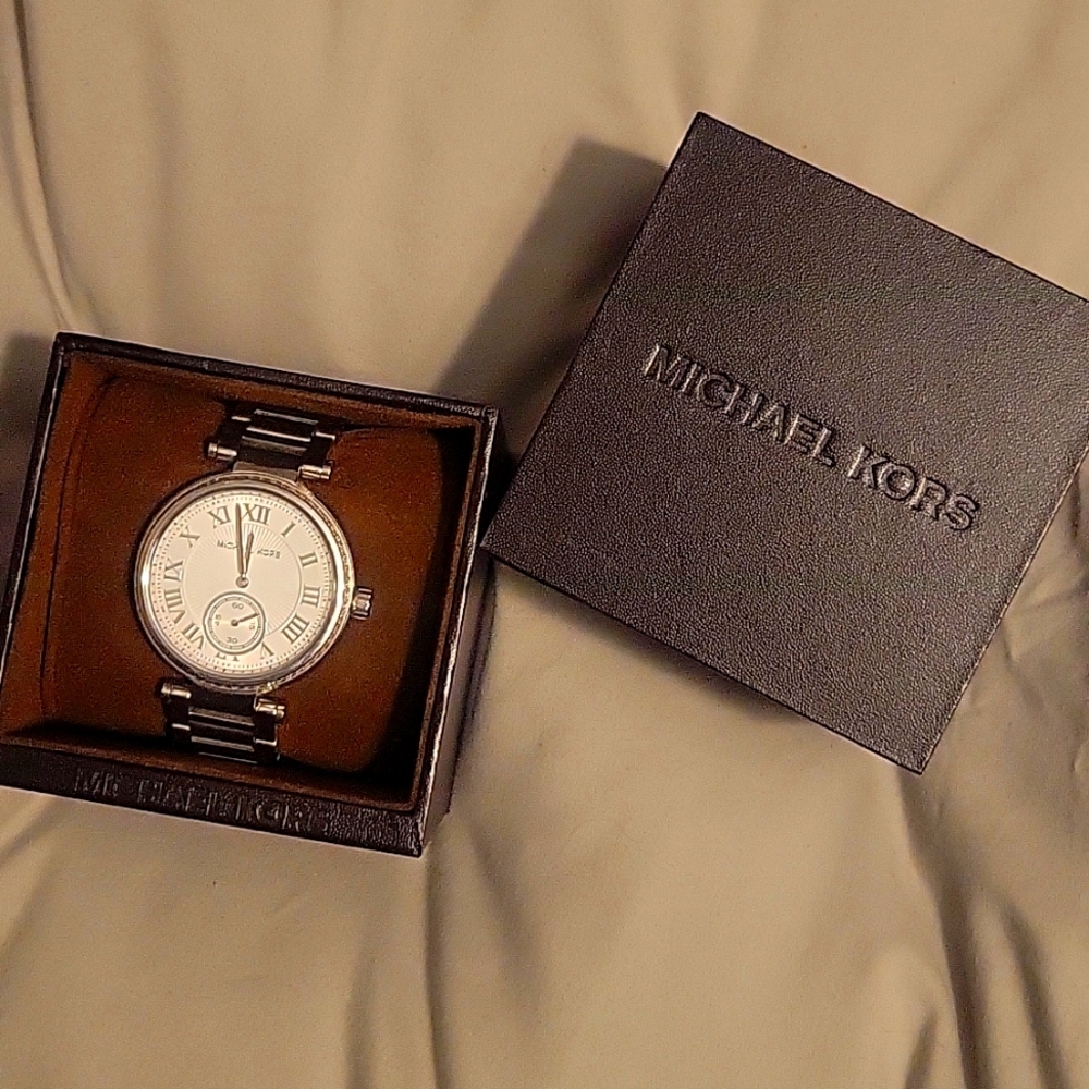 Michael Kors Skylar Watch
